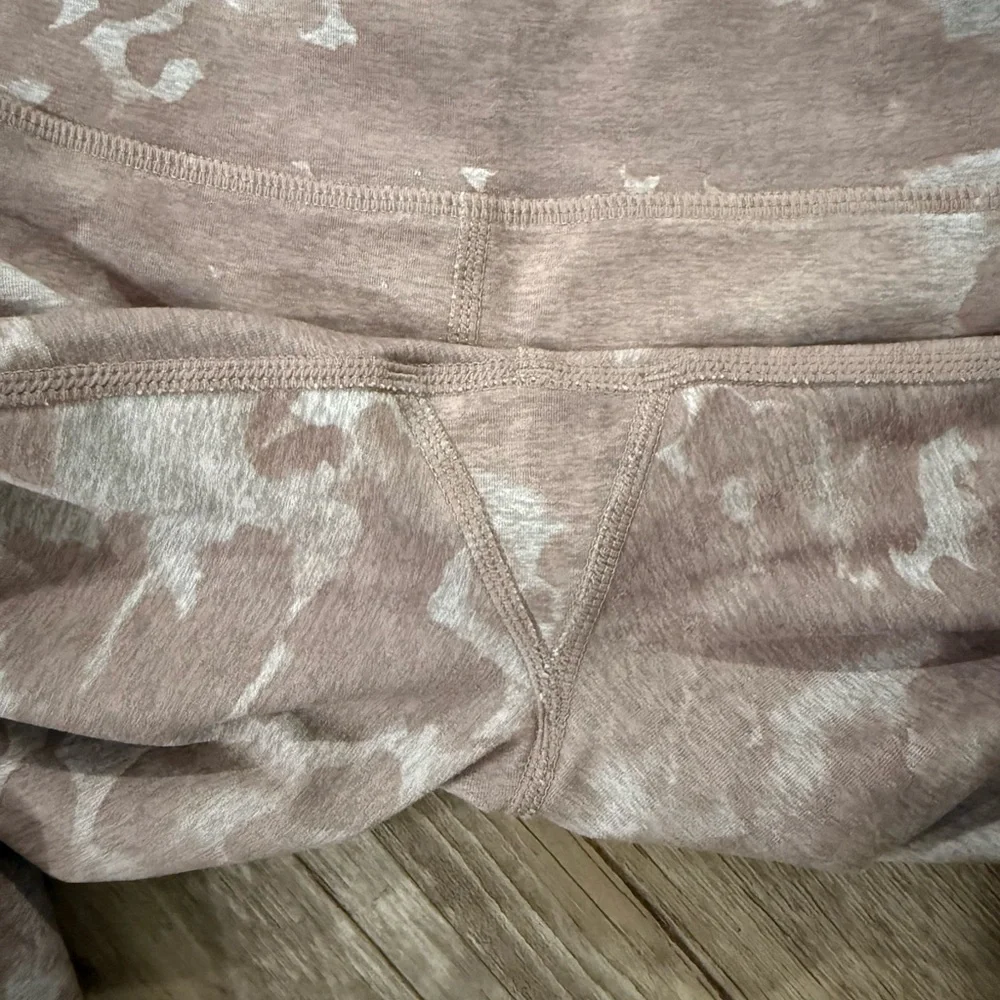 Vuori clean elevation leggings size small - Picture 2 of 5